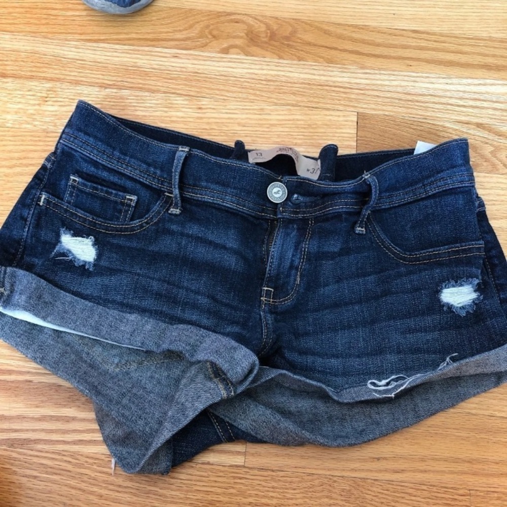 Dark wash short shorts